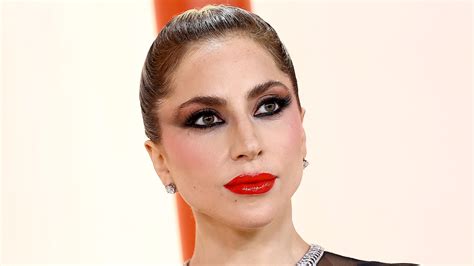 Literally, How Did Lady Gaga Manage to Get All Her Makeup Off in the Middle of the Oscars? — See ...