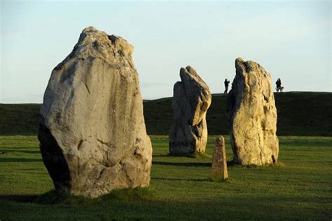 Mysterious Secret 'Square' Discovered Beneath Avebury Stone Circle - Ancient Pages