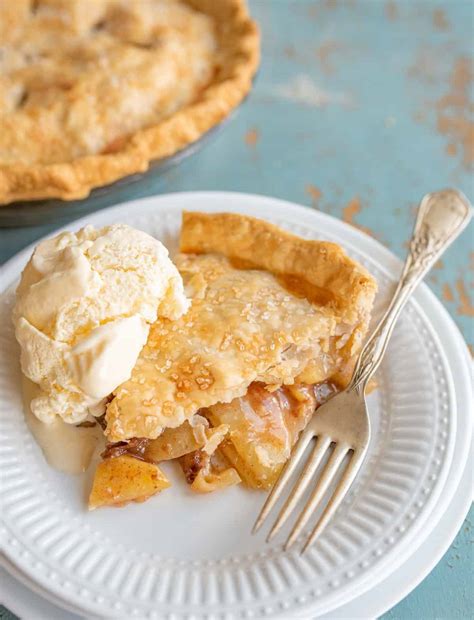 Easy Apple Pie Recipe | Classic Apple Dessert Recipe For Thanksgiving!