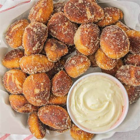 Cinnamon Sugar Pretzel Bites {Auntie Anne's Copycat} | Lil' Luna