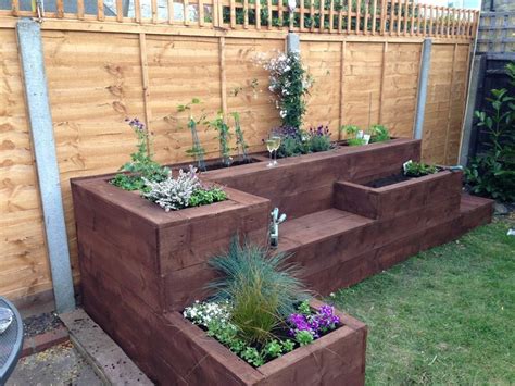 Outdoor garden decor, Diy raised garden, Pallets garden