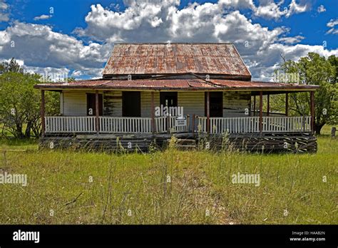 derelict australian outback farm house on the old grafton road between glen innes and grafton ...