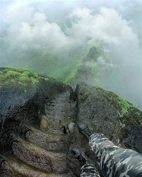 Mi Durg Veda | Flowers Special Harihar Fort Trek