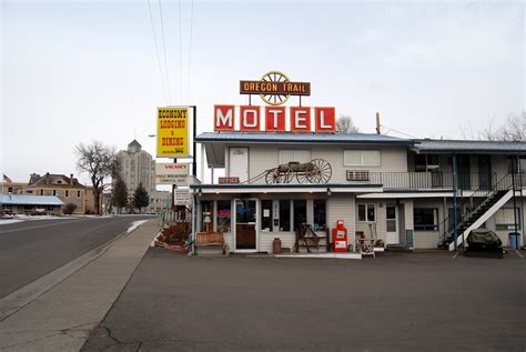 Oregon Trail Motel - a photo on Flickriver