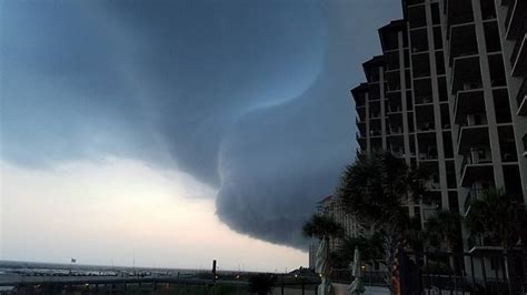 Incredible Shelf Cloud Wows Beachgoers on the Alabama Coast | The ...