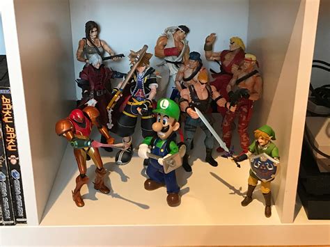 Recently started collecting video games figures. Heres my collection so far. : r/gamecollecting