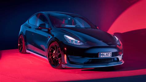 Tesla Model Y Gets Carbon Aero Upgrades, 22-Inch Wheels From Novitec