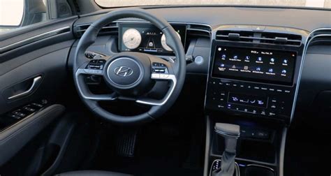 Hyundai-Santa-Cruz-interior - Mega Autos