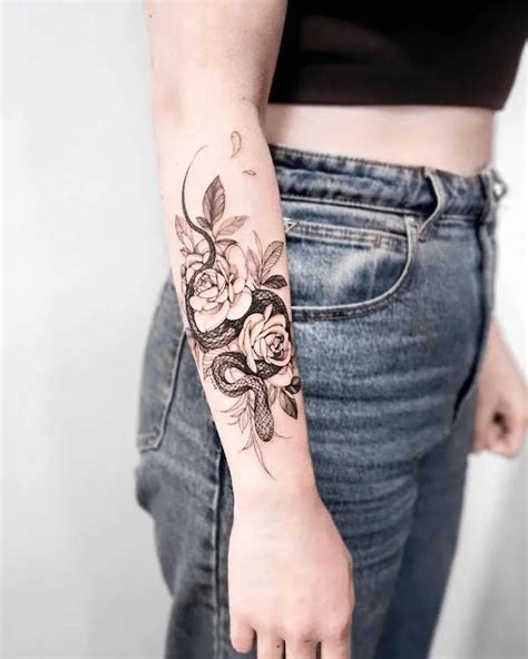 40+ beautiful and meaningful snake tattoo designs for women - 2000 Daily