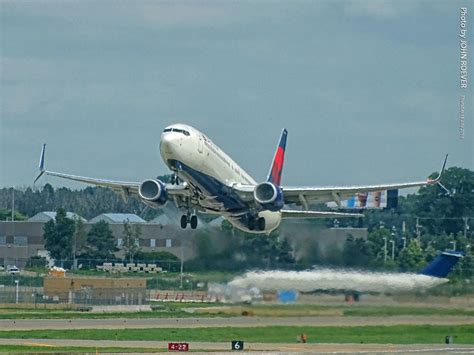 Delta Boeing 737 taking off from MSP Airport, 18 July 2019… | Flickr