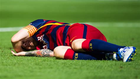 FC Barcelona: Lionel Messi out 7-8 weeks with knee injury - Sports Illustrated