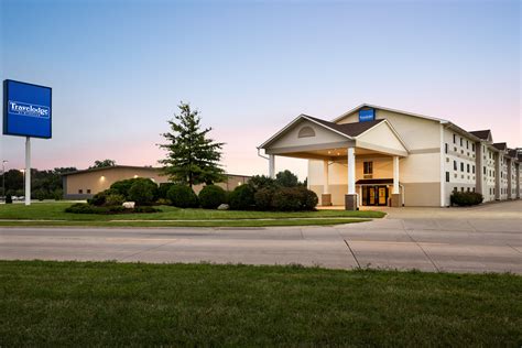 Travelodge by Wyndham Clinton Valley West Court | Clinton, IA Hotels