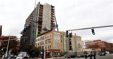 New Yonkers downtown tower reaches milestone