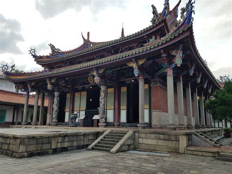 Be at One with Yourself at the Confucius Temple - Taipei Travel Geek