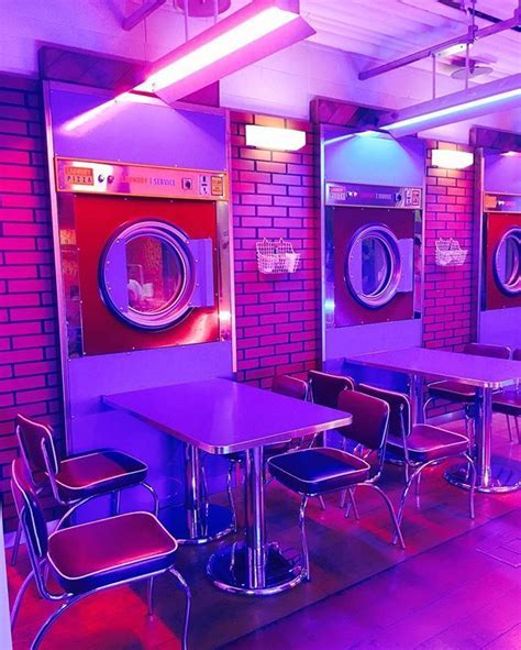 Vaporwave Room: 핍핝핖핥 | Neon aesthetic, Neon, Retro aesthetic