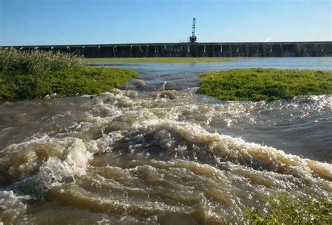 Mississippi River hits flood stage in Baton Rouge on Monday; decision on Bonnet Carré expected ...