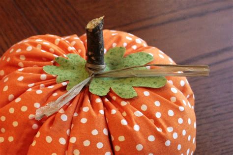 Fabric Pumpkins Tutorial | Craft Buds