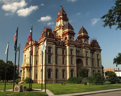 1894 Caldwell County Courthouse | Lockhart, Texas - Architect: Alfred Giles | Mansiones, Viajes