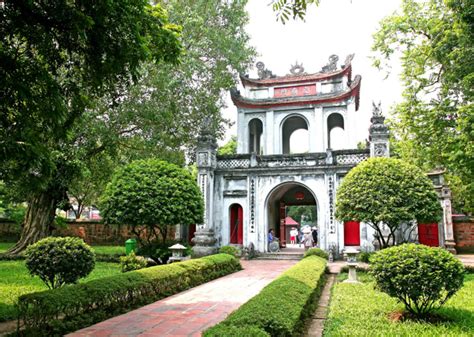 Hanoi temple of literature opening hours