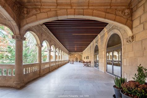 Parador de León | Merry Design Studio - luzestudio