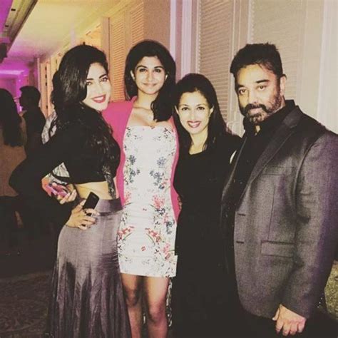 Shruti Haasan With Family - JattDiSite.com