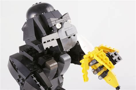 The Brickverse: Lego Ideas King Kong update: New hands!