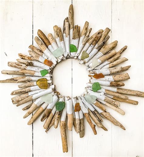 DIY Driftwood Wreath | DIYIdeaCenter.com