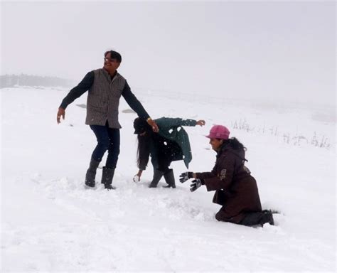 Kashmir Wrapped In Snow - Rediff.com India News