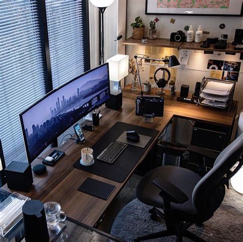 desktop inspiration on Instagram: “Awesome setup 🔝 by @bsygraphy” | Home office setup, Home ...