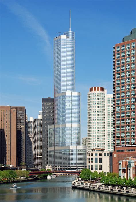 File:20090518 Trump International Hotel and Tower, Chicago.jpg ...