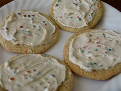 Ashlee's Kitchen: Rainbow Chip Cookies