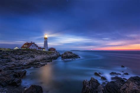 "Night Watch" - A night to dawn photo of Portland Head Lighthouse in Maine [OC][1700x1134 ...