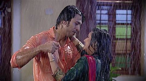 Watch Julun Yeti Reshimgathi - Monsoon special song Julun Yeti ...