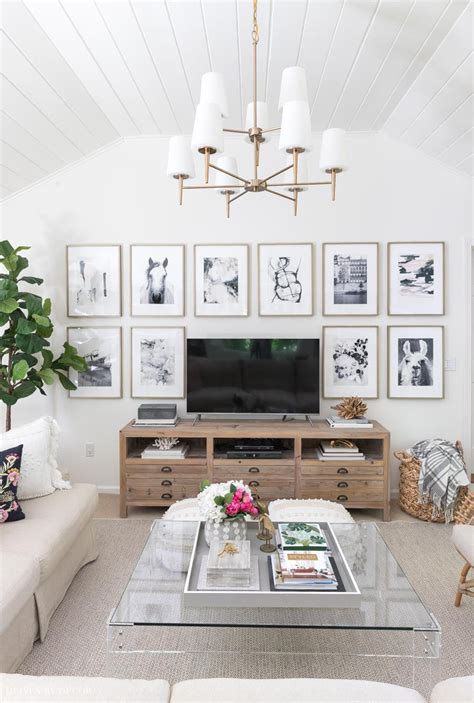 6 Living Room Wall Decor Ideas - Say Goodbye to Those Bare Walls! | Wall decor living room, Room ...