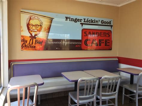 KFC/Taco Bell interior | KFC/Taco Bell (1,961 square feet) 1… | Flickr