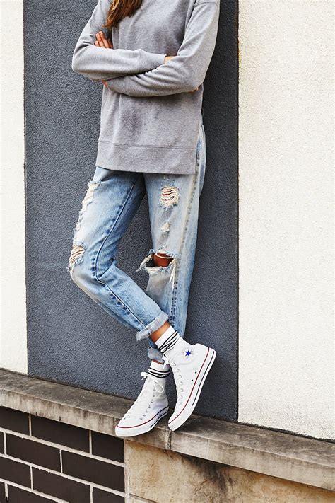 Chuck Taylor All Star Hi Top Converse Sneakers | White converse outfits ...