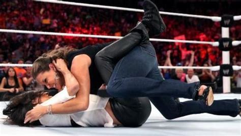 Stephanie Vs. Brie Bella Confirmed For WWE Summerslam