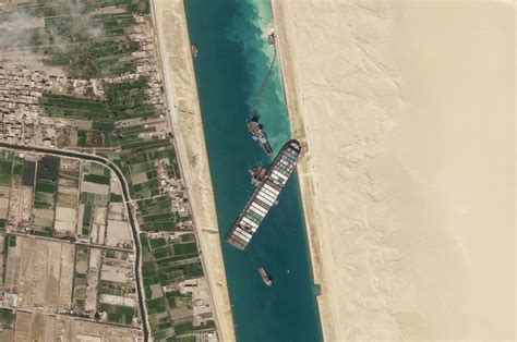 Egypt to seek $1 billion in damages over Suez Canal blockage | Daily Sabah