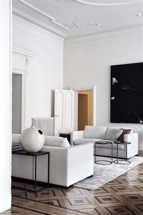 Using Classic Benjamin Moore White Wall Paints | Minimalist living room ...