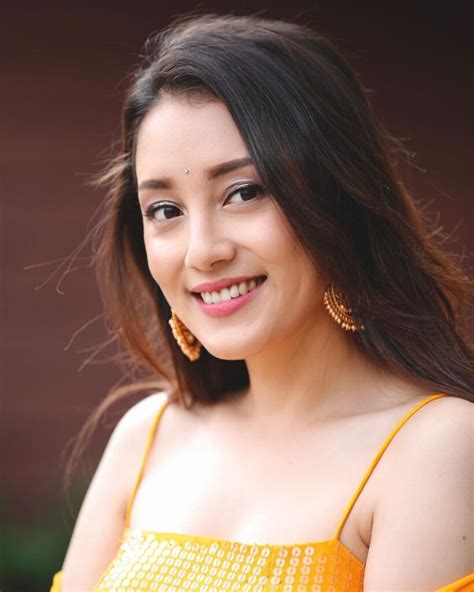 Trishala Gurung Biography, Songs, Albums, Boyfriend, Age, Height, Family, Education, Facts