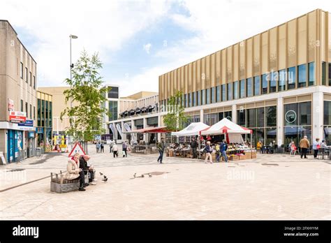 Outdoor market stalls barnsley hi-res stock photography and images - Alamy