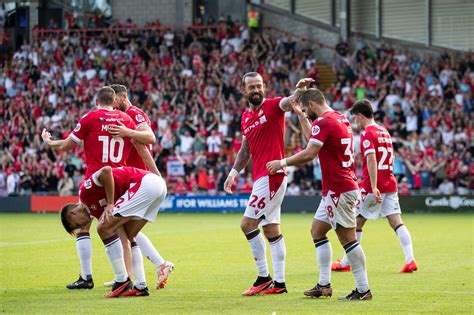 Steven Fletcher already showing worth for Wrexham despite not starting ...