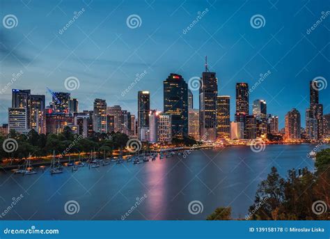 Night Skyline of Brisbane City and Brisbane River from Kangaroo Point ...