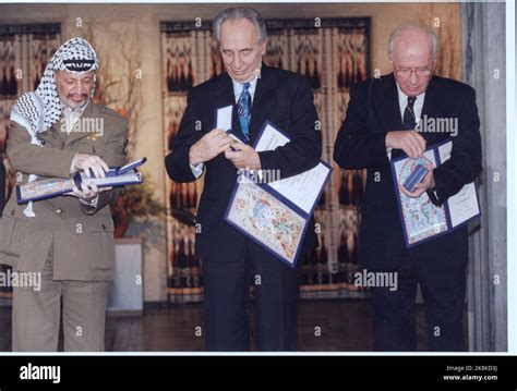 Nobel peace prize 1994 yasser arafat hi-res stock photography and ...