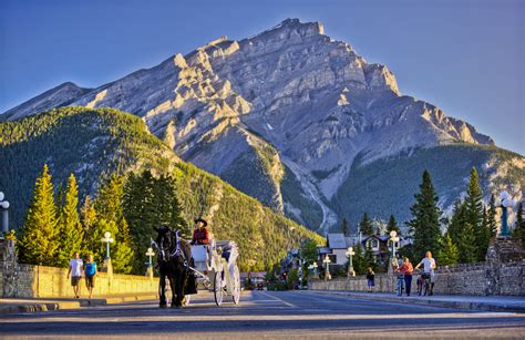 Banff, Alberta | SunDog Transportation and Tour Co.