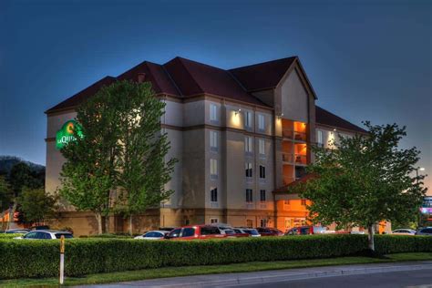 15 Best Pigeon Forge Hotels - The Crazy Tourist