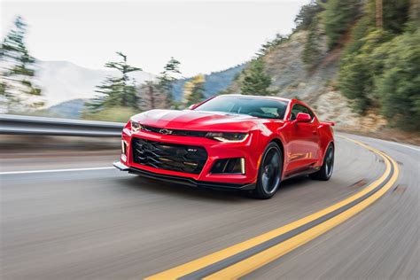 2017 Chevrolet Camaro ZL1 aims for 200 mph … and almost makes it