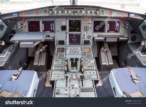 Airbus A320 Neo Cockpit Modern Aircraft: Ảnh có sẵn (chỉnh sửa ngay ...