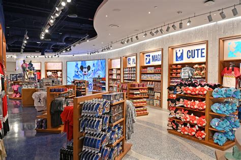 PHOTOS: A NEW Disney Store Is OPEN in Orlando Airport's Terminal C ...