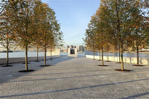 Gallery of Kahn's FDR Four Freedoms Park Opens in NYC! - 15